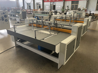 Machine automatique de fabrication de cloisons en carton ondulé, rainureuse pour cloisons en carton ondulé