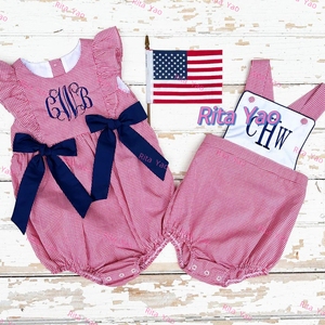 Abbigliamento Estivo per Neonati, Tutina a Bolle Personalizzata con Ricamo del 4 Luglio, Motivo a Quadretti Blu e Bretelle Rosse per Bambini e Bambine 2026 - Product Image 4