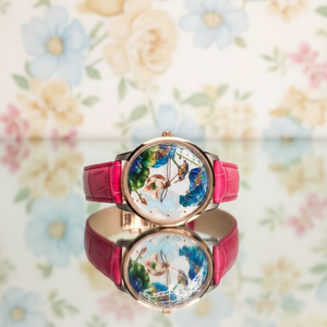 Reloj de Lujo con Pintura China, Esfera Plateada con Diseño de Flor de Loto Esmaltada, Reloj Mecánico con Correa de Cuero y Cierre Personalizable - Product Image 4