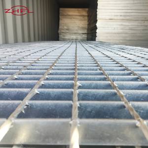 Plancher grillagé en acier au carbone anti-galvanisation classe M2, marches de cage de plancher en acier au manganèse durable avec piège à eaux usées intégré - Product Image 6