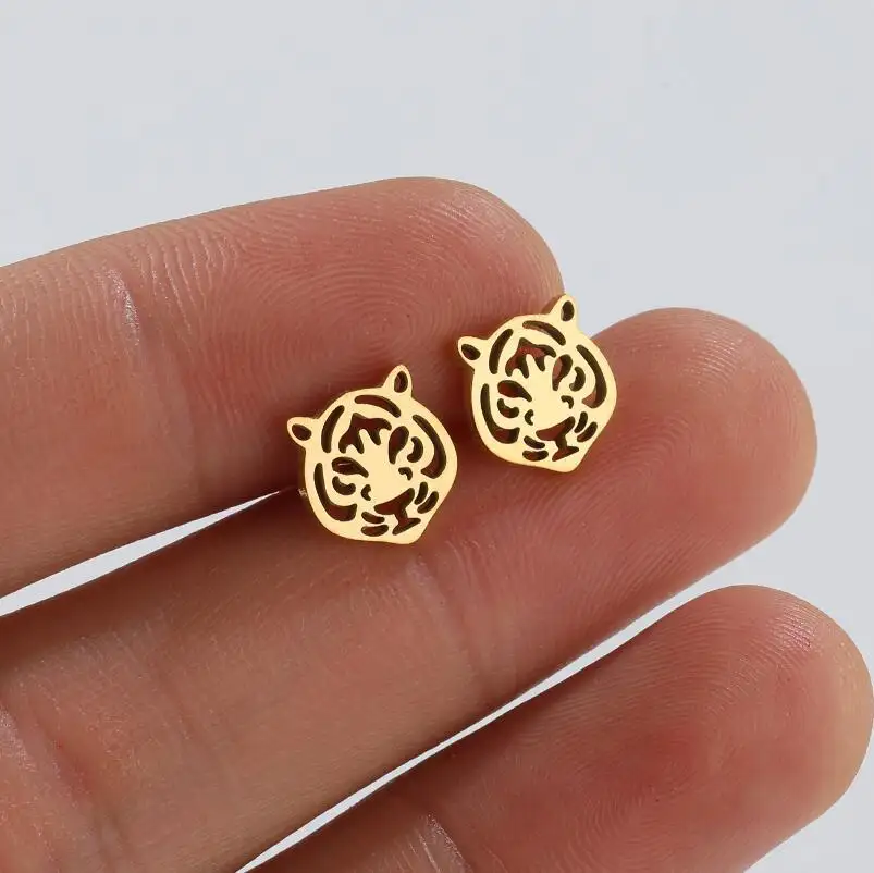 Anting-anting kancing hewan desain kreatif berlebihan wanita anting-anting harimau tahun gaya Korea baru hadiah perhiasan