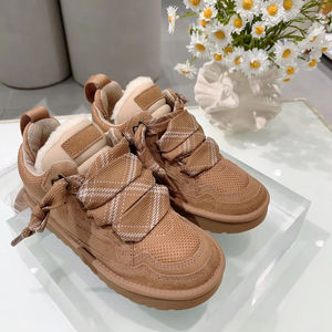 Botas Unisex de Invierno Transpirables con Parte Superior de Tela de Algodón, Forro de Algodón, Entresuela de Felpa, Puntera de Goma y Suela de Goma - Product Image 1