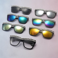 Lunettes de soleil carrées Hop Punk Chain 2026, protection UV pour les fêtes