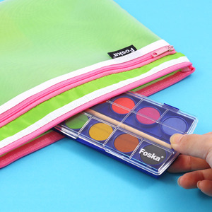 Foska sicuro per i bambini colorato e durevole solido Set di vernice per la colorazione dell'acqua con 12 vibranti colori ad acqua e 1 pennello in legno - Product Image 5