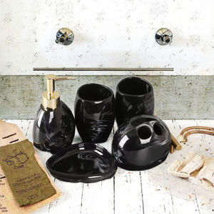 Juego de tres piezas de resina creativa de alta gama, desinfectante de manos y botellas de loción duraderas e impermeables para baños elegantes - Product Image 3