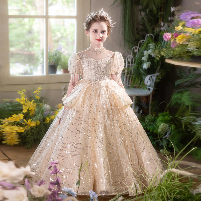 Robe champagne avec jupon
