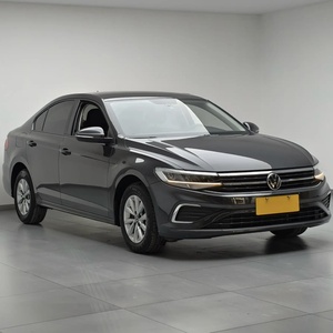 <span class=keywords><strong>Volkswagen</strong></span> Bora Berline d'occasion 2023, automatique, essence, transmission intégrale (AWD) / traction avant (FWD), conduite à gauche, sièges en cuir foncé, pneus R15, toit ouvrant - Product Image 3
