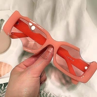 2021 Nouvelles lunettes de soleil personnelles de style Hip Hop à la mode pour hommes et femmes avec cadre en PC durable