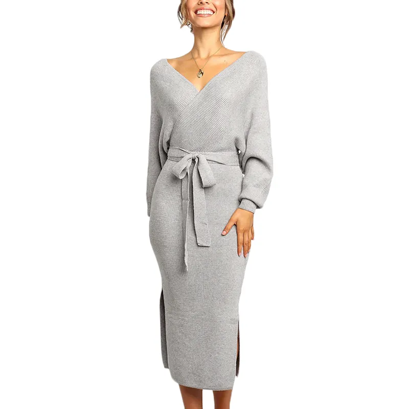Женское трикотажное платье-свитер средней длины с V-образным вырезом и длинным рукавом