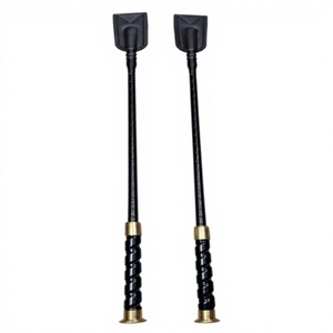 Fouet d'équitation western en cuir noir de haute qualité avec poignée torsadée et extrémité métallique - Product Image 1