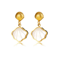 Mode Ins bijoux en forme d'éventail blanc coquille pendentif boucles d'oreilles en acier inoxydable plaqué or 18 carats boucles d'oreilles élégantes pour les femmes