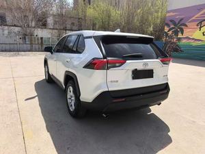 SUV Toyota RAV4 2.0L CVT 2WD essence d'occasion 2023 avec sièges en cuir, conduite à gauche, modèle 2023, traction avant, Urban E - Product Image 4