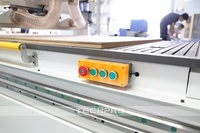 Enrutadores de madera 3D económicos 1325 1328 1530 Máquina de corte de madera Enrutador CNC ATC para puerta Fabricación de muebles de gabinete de cocina