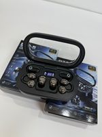 Headphone Nirkabel Tiga-dalam-Satu Desain Triple Pengisian Daya Terbalik Layar Digital LED Enam Headset untuk Tahan Air 6.0 IPX4