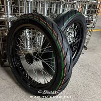 Kit de modification E-bike haute performance 2026 Surron Light Bee 2 roues Supermoto avec jeu de roues de 17 pouces 90-80-17 120-70-17 et moyeux en aluminium CNC