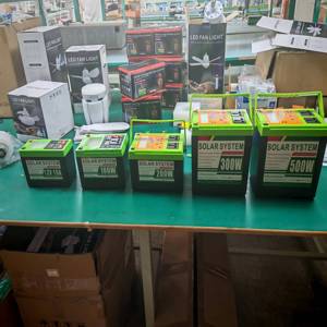 ชุดระบบพลังงานแสงอาทิตย์แบบพกพาสำหรับบ้าน 100W พร้อมแบตเตอรี่ LifePO4 และไฟส่องสว่างพร้อมตัวควบคุม MPPT - Product Image 4