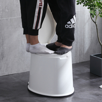 Chaise de toilette mobile pliable légère avec accoudoirs, seau amovible, siège en plastique PP pour usage domestique intérieur