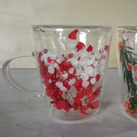 Gelas Kaca Borosilikat Dinding Ganda Logo Kustom Grosir, Tahan Panas, Terisolasi, untuk Kopi Teh, Hadiah, dengan Hiasan Bunga Kering