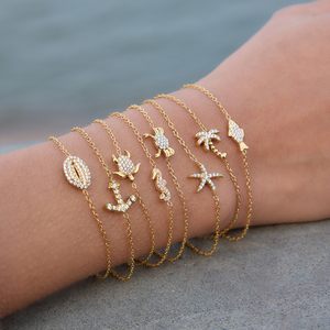 Bracciale a catena J&D Ocean Summer in acciaio inossidabile placcato oro 18K con zirconi, a tema vacanze, con cavalluccio marino, pesce, stella marina, tartaruga, granchio, ancora e albero di cocco - Product Image 2