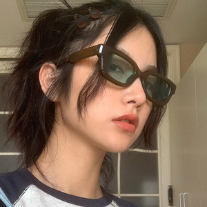 Vente en gros de lunettes de soleil d'automne <span class=keywords><strong>2022</strong></span> pour femmes, monture de couleur verte de haute qualité à bas <span class=keywords><strong>prix</strong></span>, livraison gratuite - Product Image 4