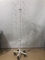 Supports d'affichage en filet de fer double face Rotation à 360 degrés Grille métallique Gadget Présentoir avec crochets et roulettes amovibles