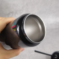 Bouteille d'eau à double paroi en acier inoxydable brillante de 16oz par sublimation pour le voyage en plein air avec paille de couleur et couvercle