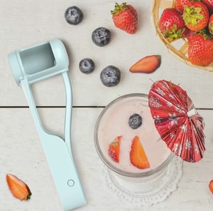Multi-functional Kitchen <b>Tool</b> for Slicing & Separating Fresh Grapes Cherry Tomatoes and Blueberries - Product Image 4