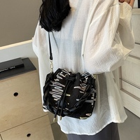 Sac fourre-tout isotherme de voyage pour femme, sac à bandoulière de créateur pour le quotidien, idéal pour les cadeaux et le rangement