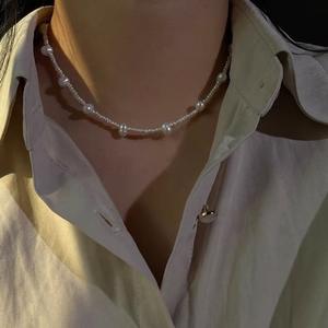 Collier luxueux en perles d'eau douce pour femme avec chaîne de clavicule, tendance de la décennie - Product Image 5