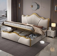 Neue Designs Luxuriöses Kingsize-Bett aus Leder mit Goldrahmen aus Edelstahl, Hohes Doppelbett mit Gepolstertem Lederkopfteil
