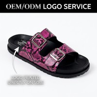 Sandales plates pour femmes à double boucle, motif peau de serpent python, chaussures de plage d'été, vente en gros, usine OEM ODM D1
