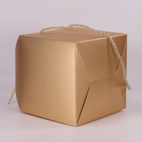 Boîtes à dragées dorées en forme de pyramide avec feuille d'or pour cadeaux