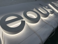 Lettres en relief 3D personnalisées rétroéclairées par LED, étanches IP65, pour enseignes de bar extérieures, options de couleurs RVB, compatibles Google Assistant, décoration de bâtiments