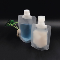 Petit échantillon de crème d'emballage liquide de recharge avec buse à presser cosmétique personnalisée pochette à bec verseur pour les soins de la peau