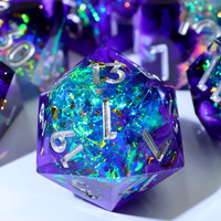 Ensemble de dés en résine Sharp EdgeResin, design violet bleuâtre, police argentée pour le jeu de rôle Dungeons and Dragons - N33