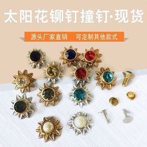 Adornos de diamantes de imitación en forma de estrella, 12 facetas, dorado y rojo, para coser en ropa y accesorios. - Product Image 4