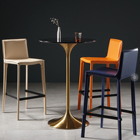 Chaise de bar de luxe légère, tabouret haut pour la maison, chaise de bar en cuir minimaliste italienne, chaise de bar à dossier tendance sur internet