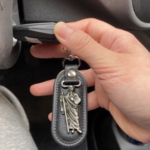 Llavero de Cuero San Judas Tadeo, Porta Llaves Metálico, Regalo Religioso, San María, San Benito, Jesús, San Judas - Product Image 5