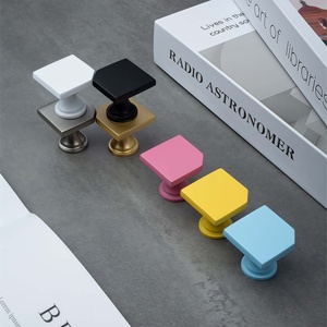 Cartoon-Macaron-farbige quadratische Einzellochgriffe – Kinderzimmerknöpfe für Kleiderschrank/Schublade/Schrank/Tatami-Möbel - Product Image 4