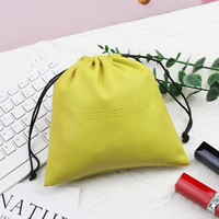 Pochette à cordon en cuir PU avec logo personnalisé en relief, sac à cordon en PU au toucher doux pour bijoux, cosmétiques, accessoires, emballage cadeau