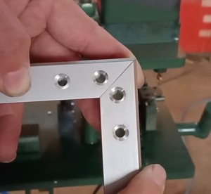 Máy đục lỗ nhôm Máy khoan bản lề cửa sổ và cửa nhôm đơn giản - Product Image 3