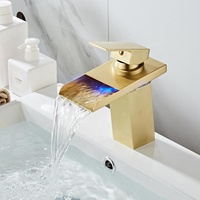 Robinet mitigeur cascade LED en laiton doré Azeta à trou unique pour lavabo de salle de bain
