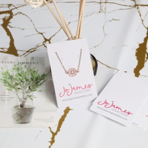 Support mural pour bijoux avec logo personnalisé, en carton artistique, pour cartes à boucles d'oreilles, cartes à bijoux et présentoirs pour colliers - Product Image 2