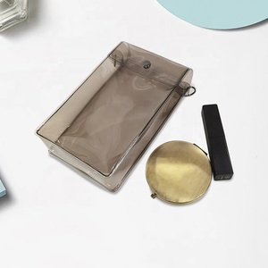 Bolsa de cepillo de cosméticos de PVC biodegradable portátil personalizada, bolsa de maquillaje transparente pequeña con botón para bolsa de regalo de ceniza de cigarrillo - Product Image 4