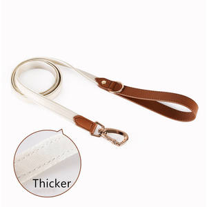 Arnés de viaje personalizado para mascotas, juego de arnés de senderismo, arnés y collar ajustable para perros con correa iluminada adornada con cintas - Product Image 4