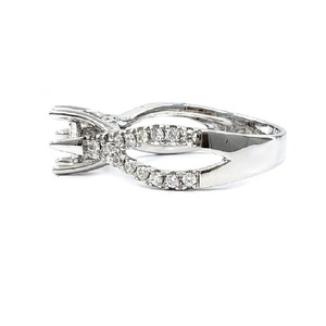 Bague de fiançailles classique en or blanc massif 18 carats de haute qualité avec halo de diamants véritables de forme ronde pour femme, idéale pour mariage et soirée - Product Image 2