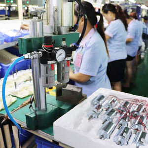 4つのマッサージヘッドが強度を調整できます電気首と肩のマッサージャーベルト指圧加熱パッドネックマッサージャー - Product Image 5