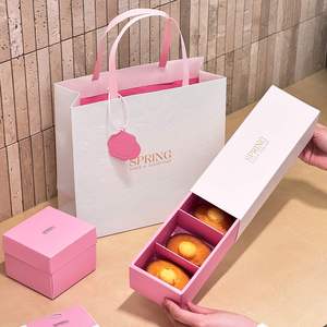 Custom Eco-Friendly <b>Biodegradable</b> Recyclable Disposable Luxury White Cardboard Food <b>Packaging</b> Embossing Paper Bags - Product Image 5