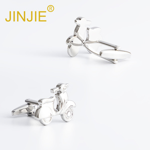 En stock boutons <span class=keywords><strong>de</strong></span> <span class=keywords><strong>manchette</strong></span> en cuivre plaqué <span class=keywords><strong>argent</strong></span> <span class=keywords><strong>de</strong></span> haute qualité avec lettres anglaises pour cadeau <span class=keywords><strong>de</strong></span> fête des pères en gros - Product Image 5