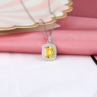 Collier pendentif rectangulaire en argent sterling 925 avec zircon cubique jaune et design halo